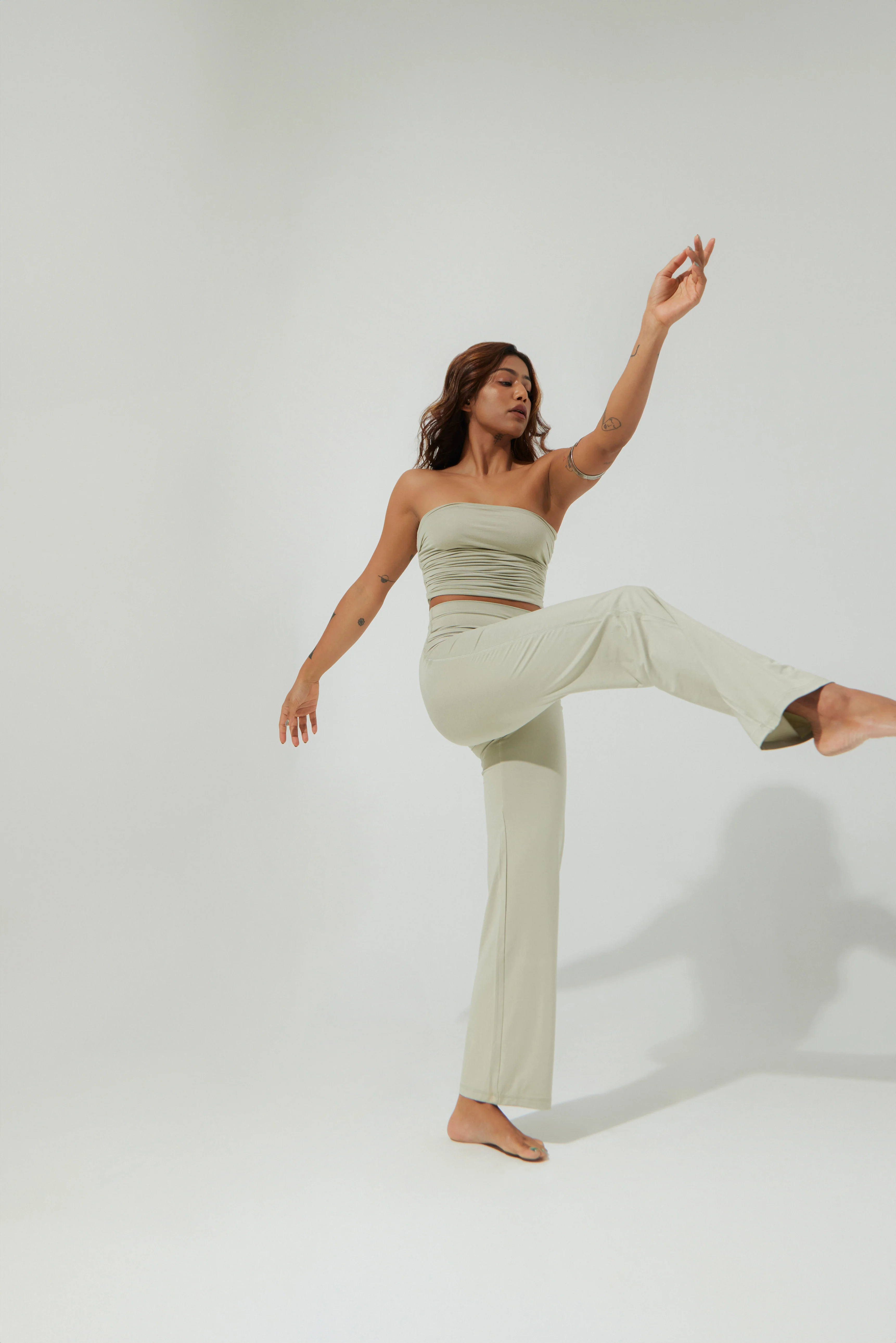 Aero Flared Yoga Pants Alfa Beige - Image 6