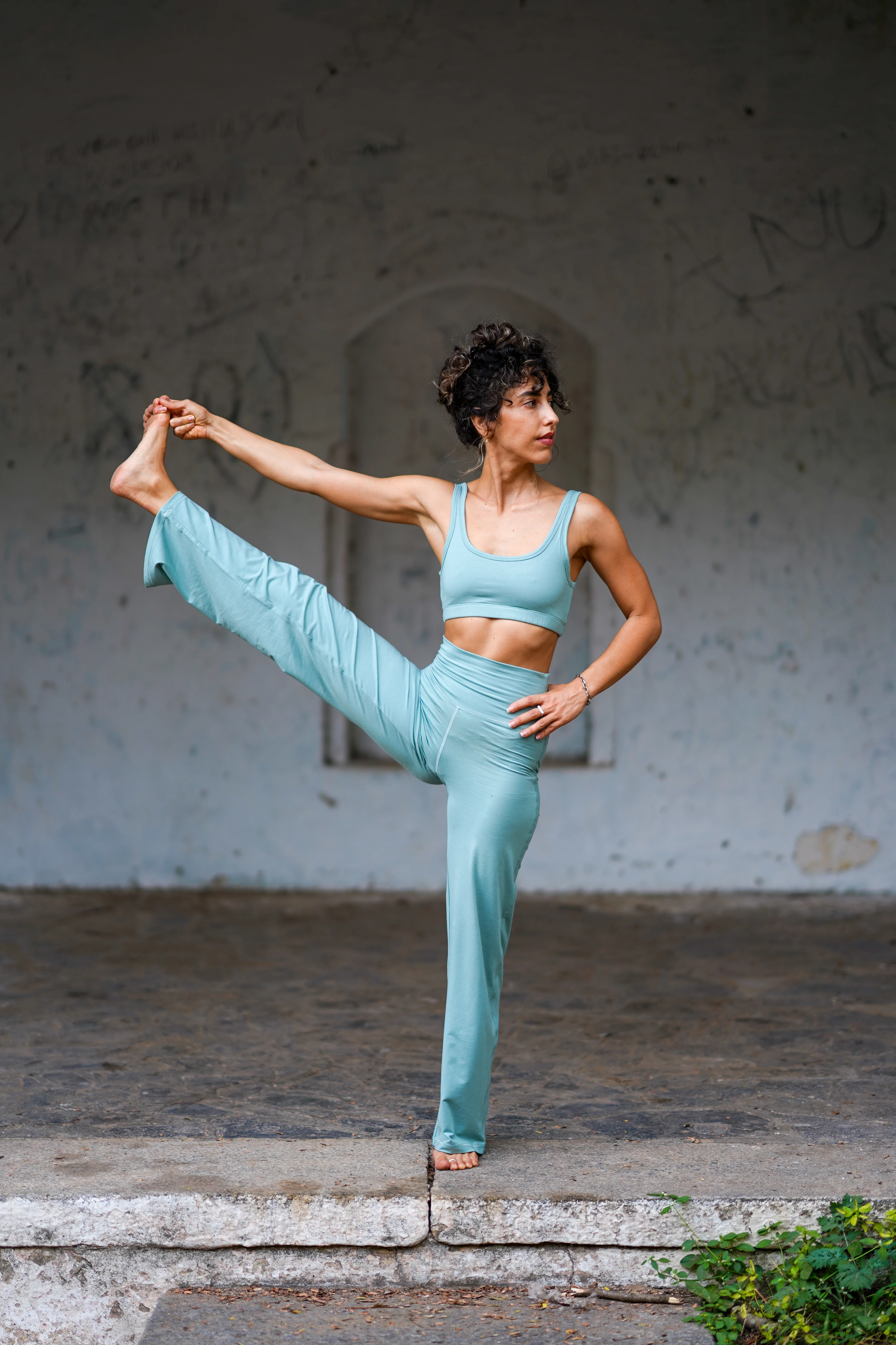 Aero Flared Yoga Pants Surf Blue - Image 3