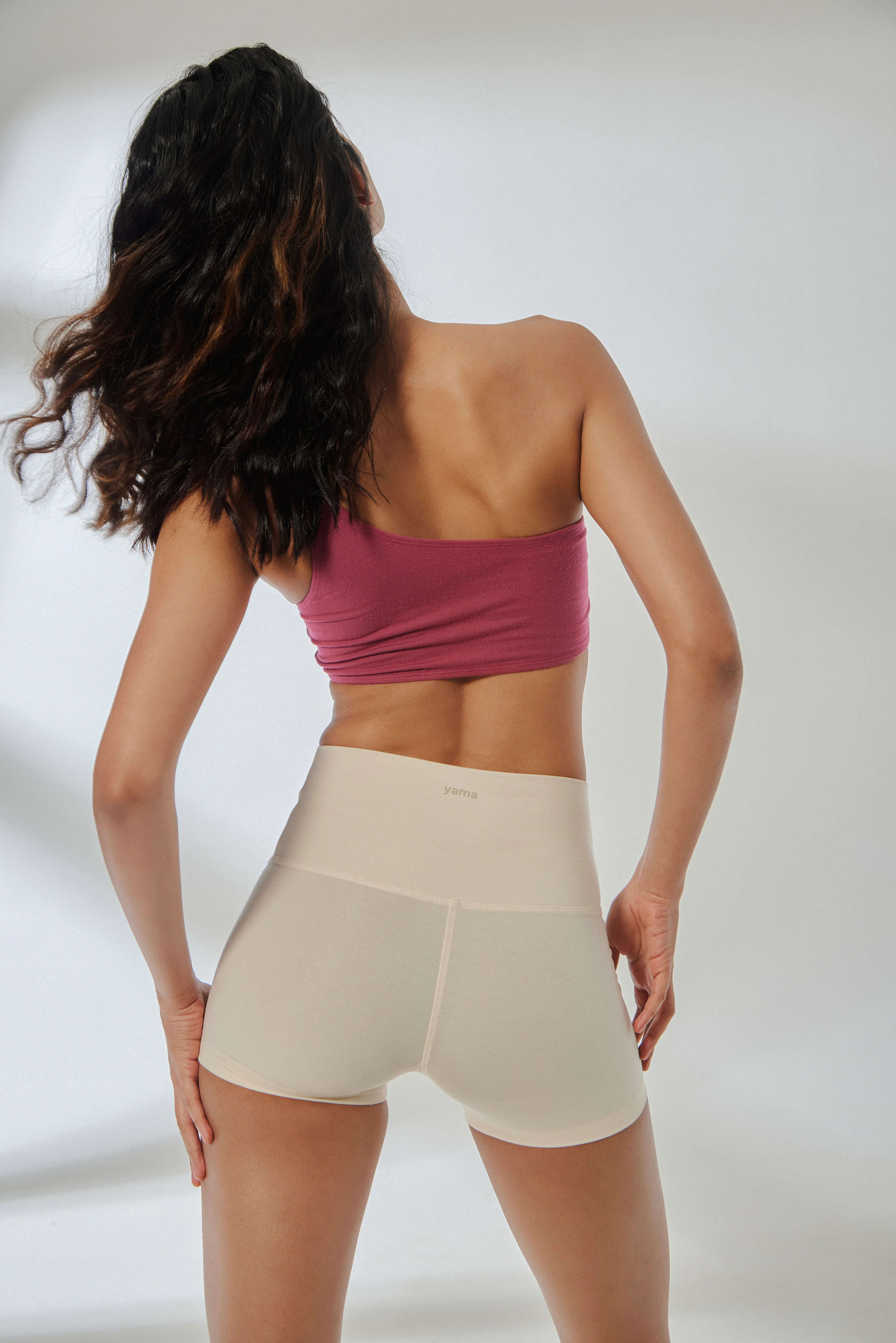 Aero Hot Shorts Vanilla White - Image 4