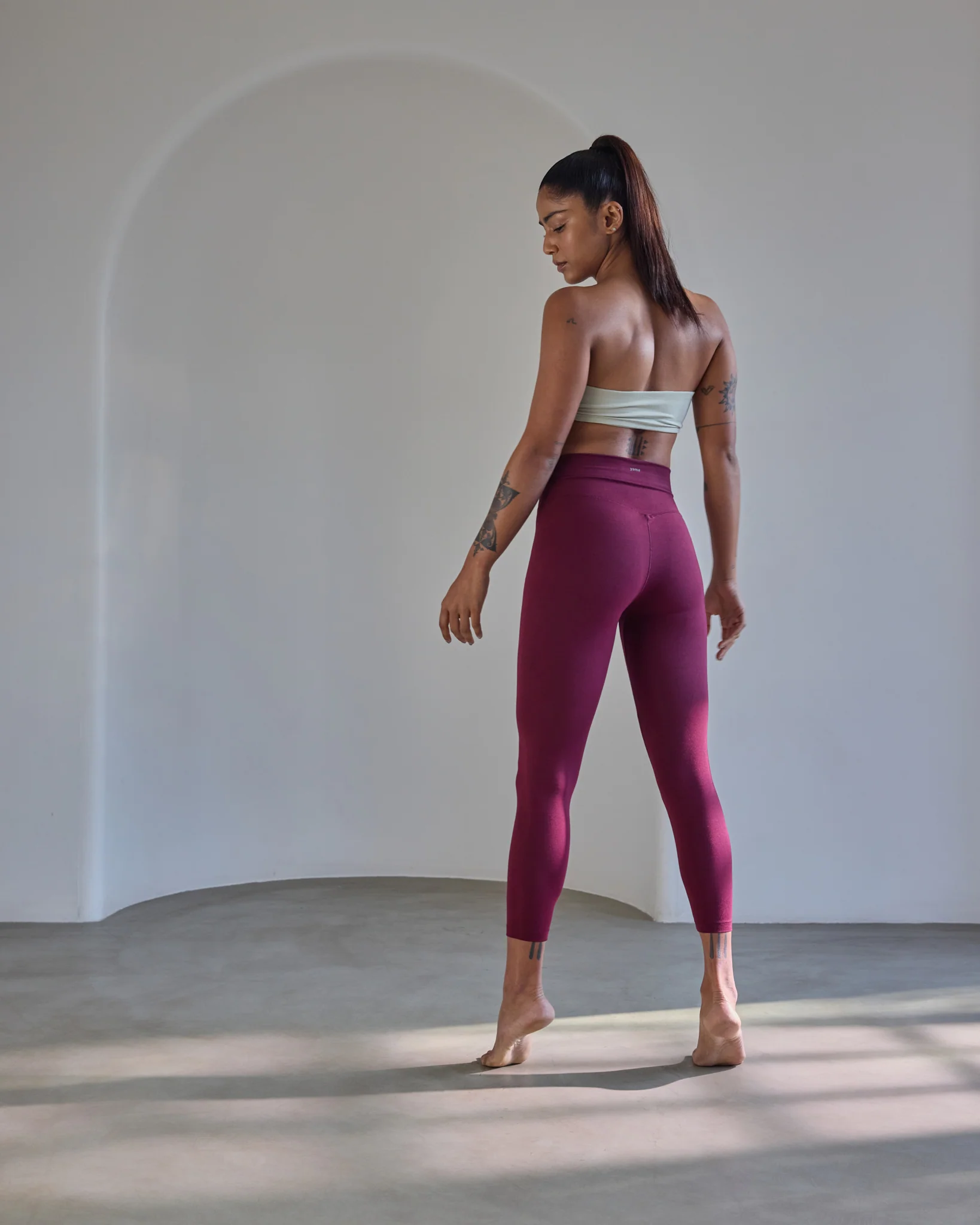 Aero Leggings Deep Berry - Image 6