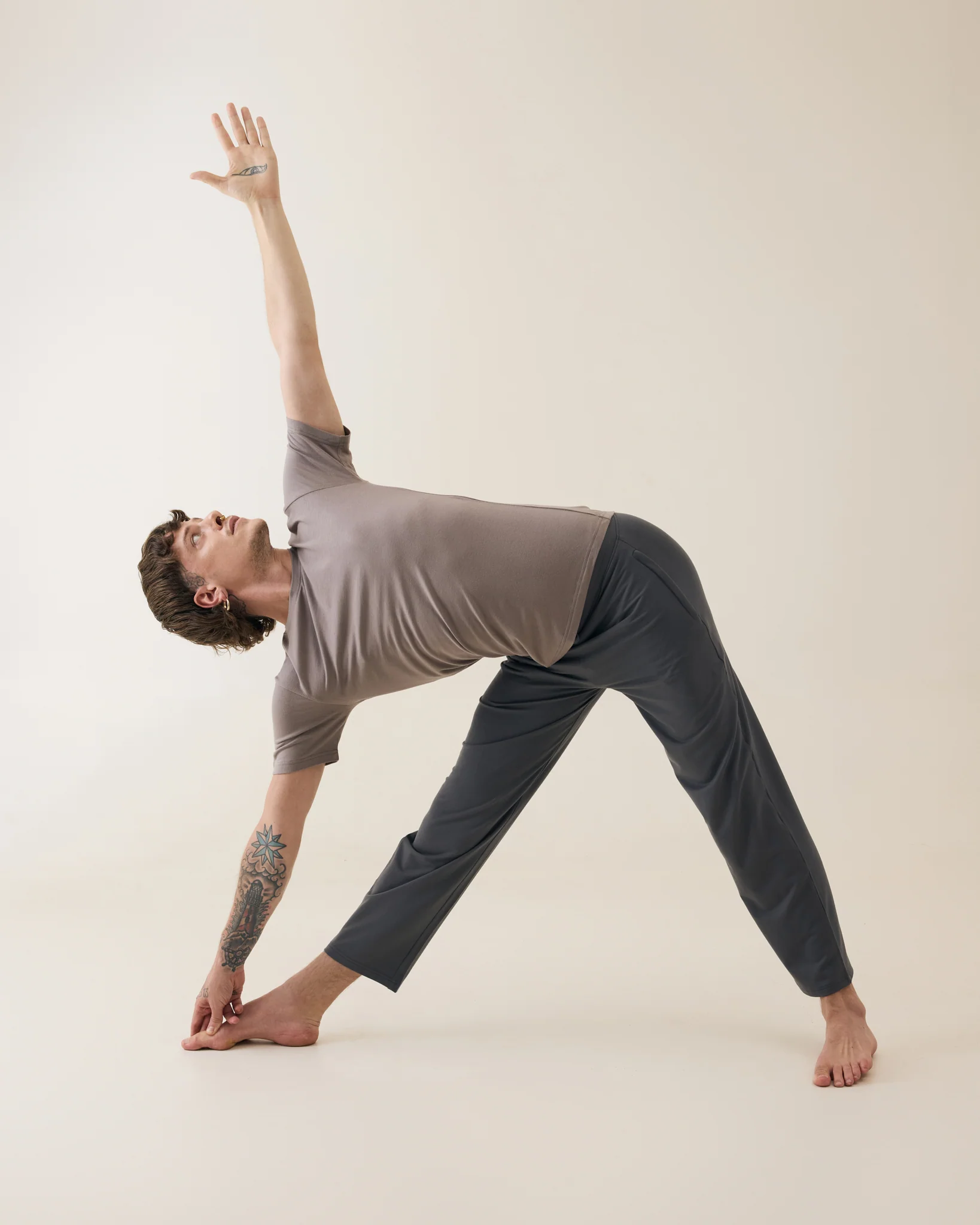 Aero Regular Tee Sand Grey - Image 4