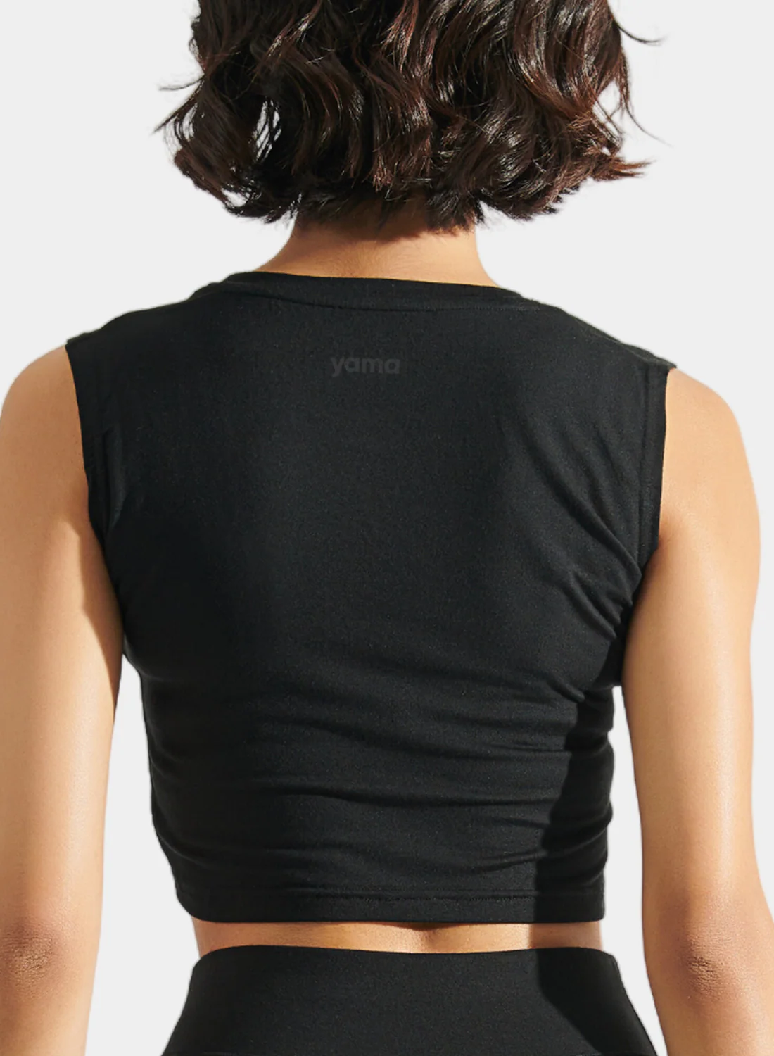 Aero Sleeveless Crop Tee Midnight Black - Image 4