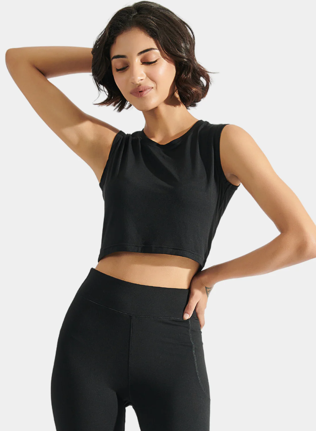 Aero Sleeveless Crop Tee Midnight Black - Image 6