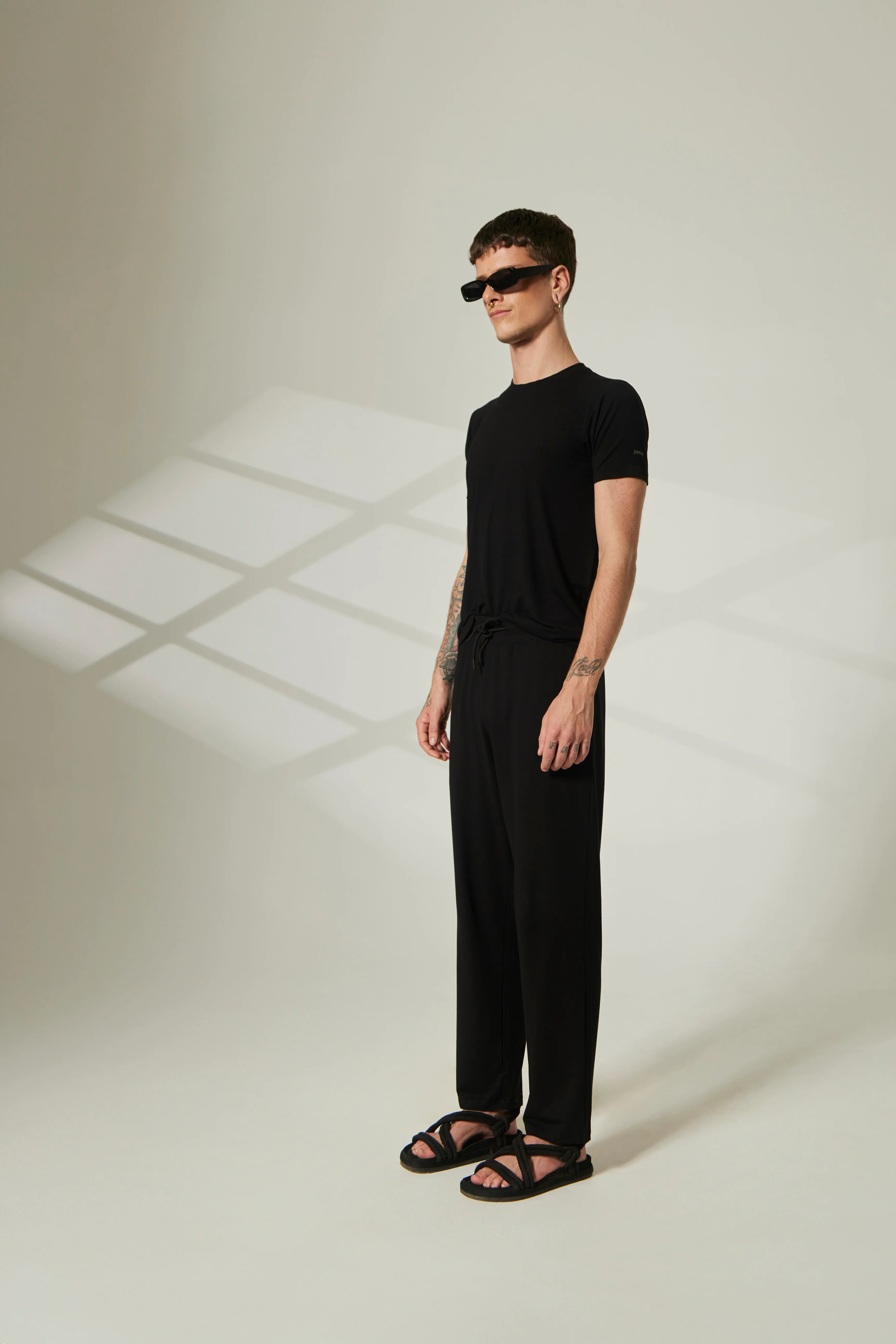 Aero Straight Fit Yoga Pants Midnight Black - Image 4