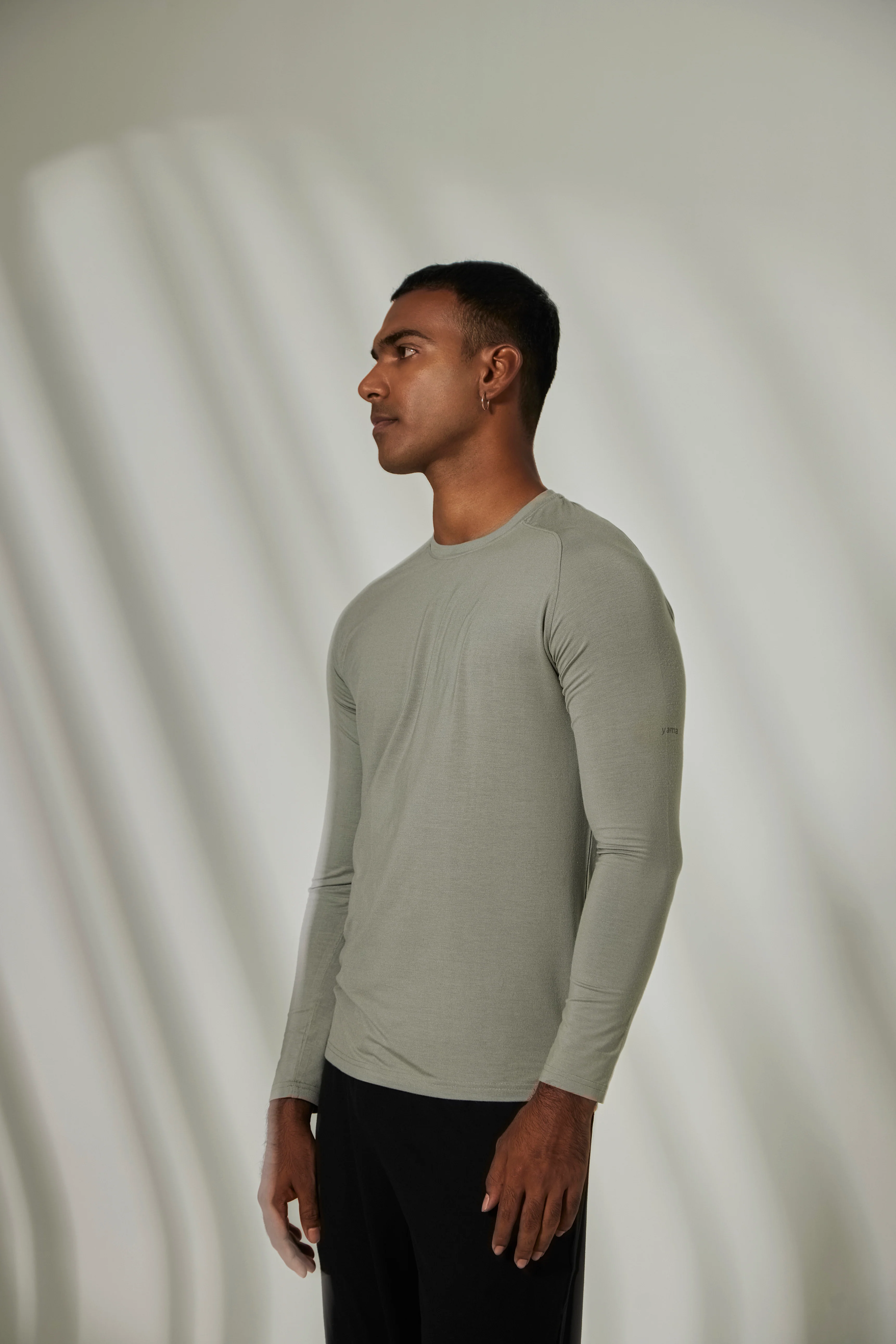 Aero Slim Fit Tee Long Sleeves Weather Grey - Image 3